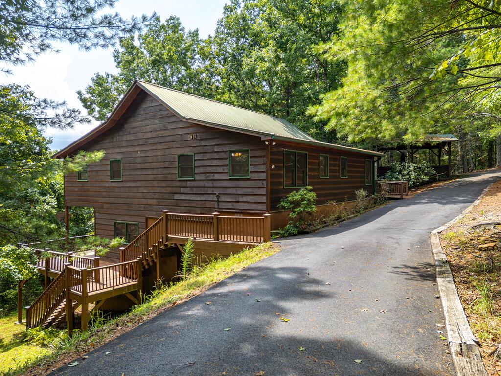 635 Brasstown View Road — photo