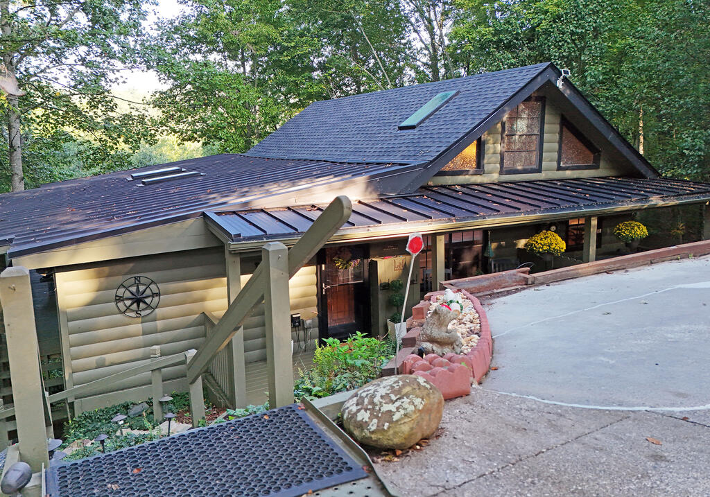 344 Buck Ridge Road — photo