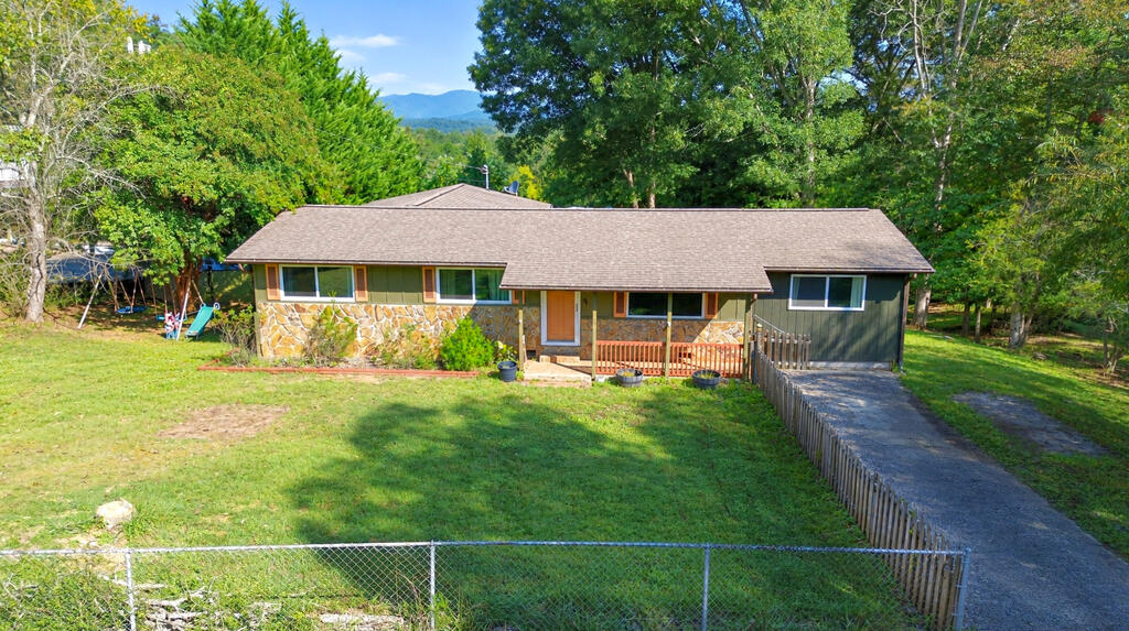 516 Hillcrest Drive — photo