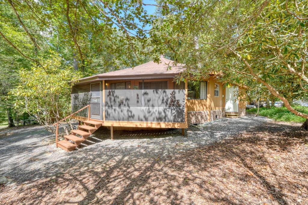 694 Ruby Lake Drive — photo