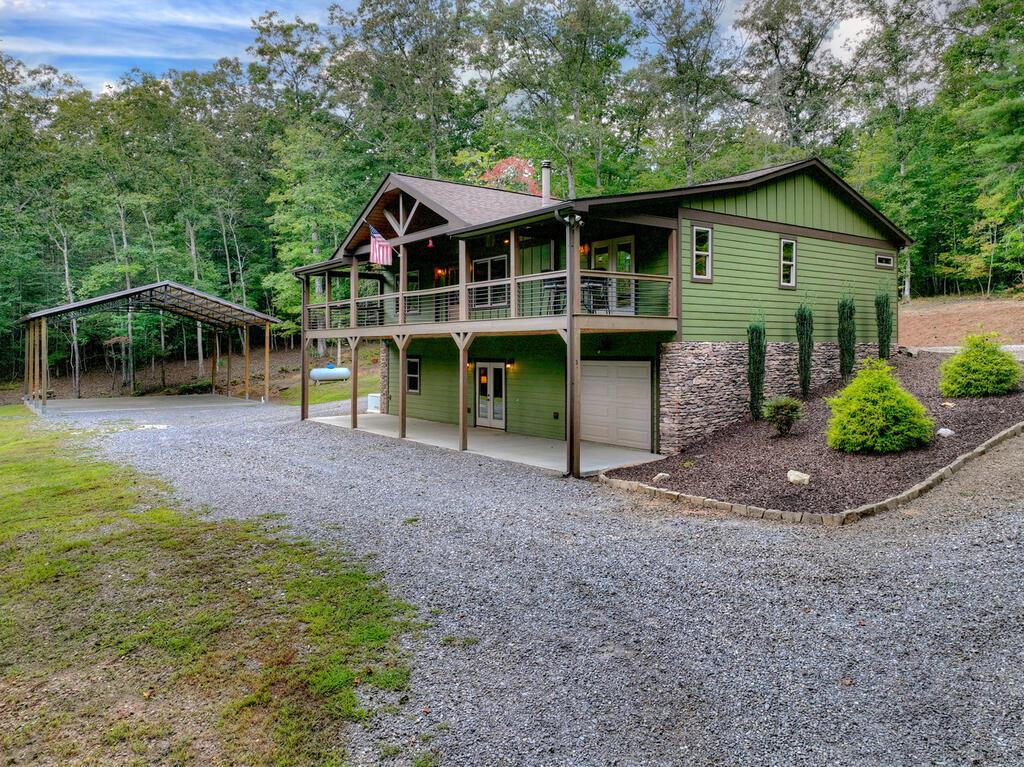 185 Pine Lane — photo