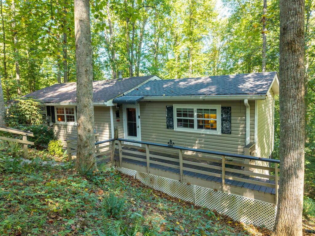 261 Dogwood Circle — photo
