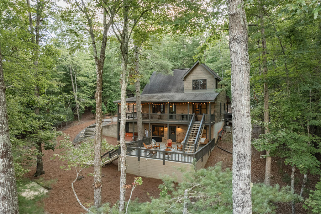 140 Black Oaks Road — photo