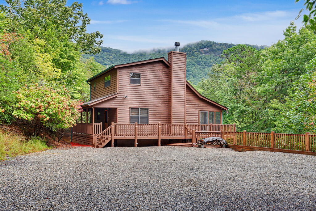 736 Laurel Hill Road — photo