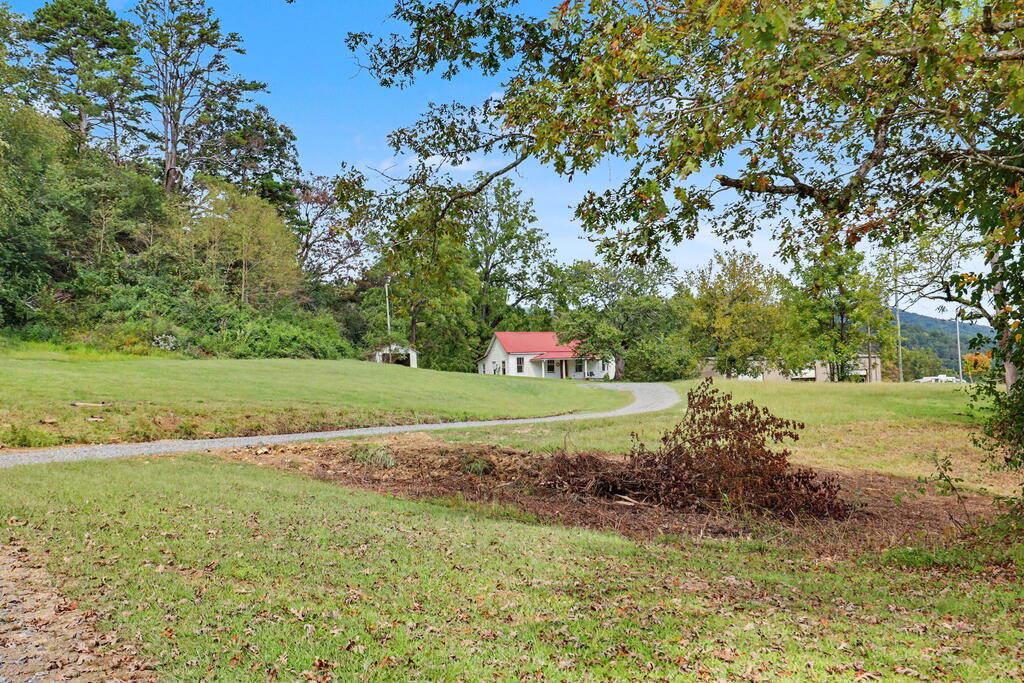 565 Tomotla Road — photo