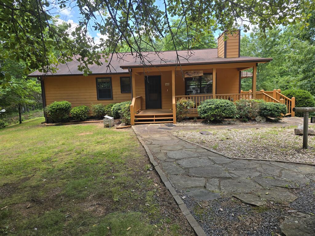 33 Fieldcrest Drive — photo