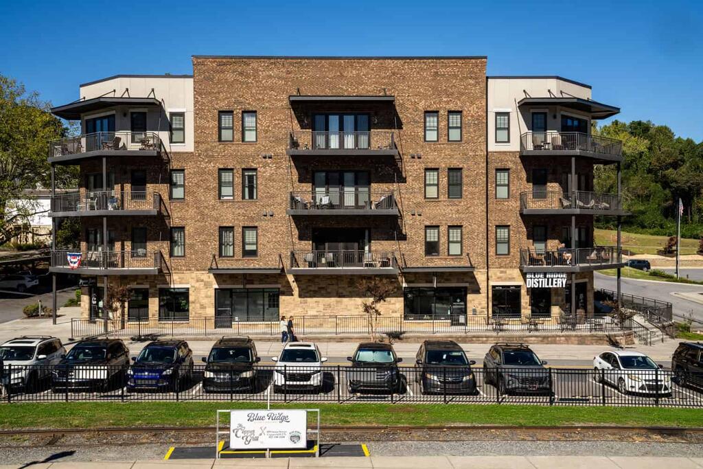 116 W Main St #3E — photo