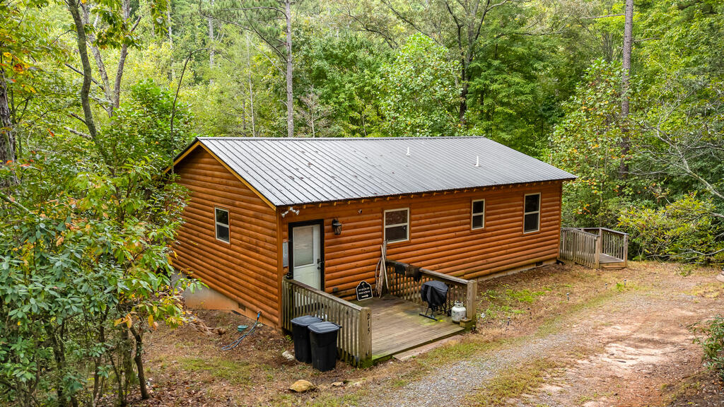 215 Quail Drive — photo