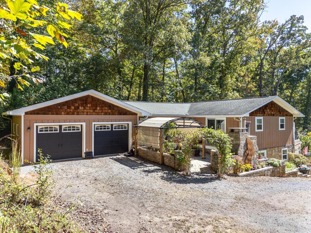 731 Walker Point Road — photo