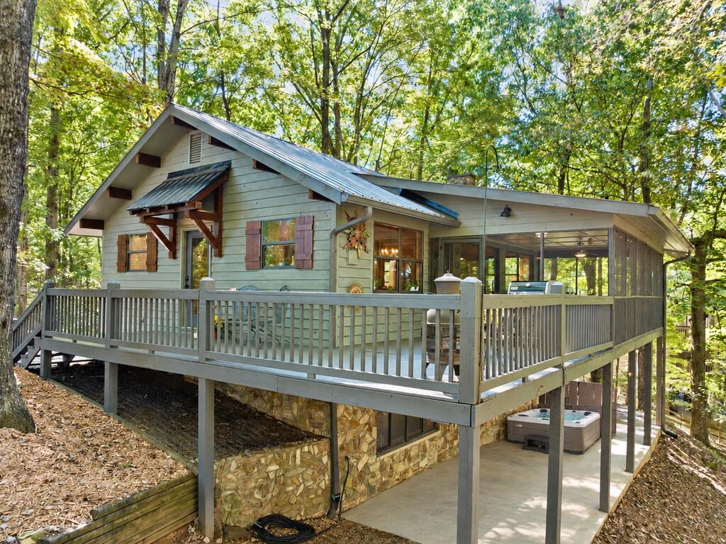 1052 Green Ridge Road — photo