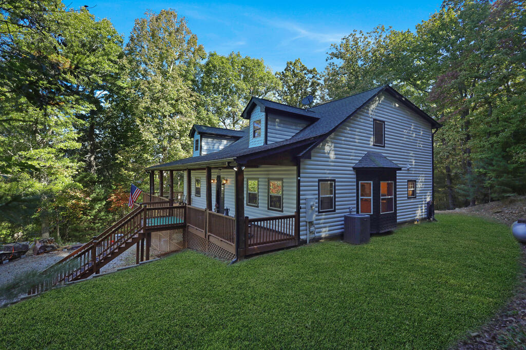 689 Warnock Mountain Acres Lane — photo
