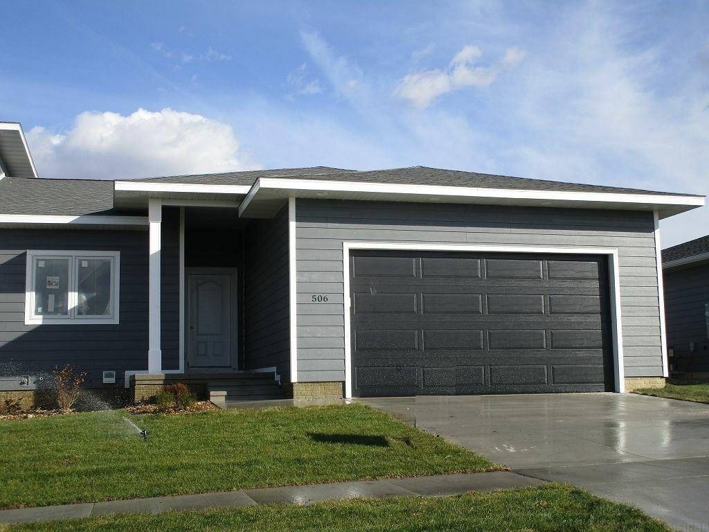 405 Golden Lane — photo