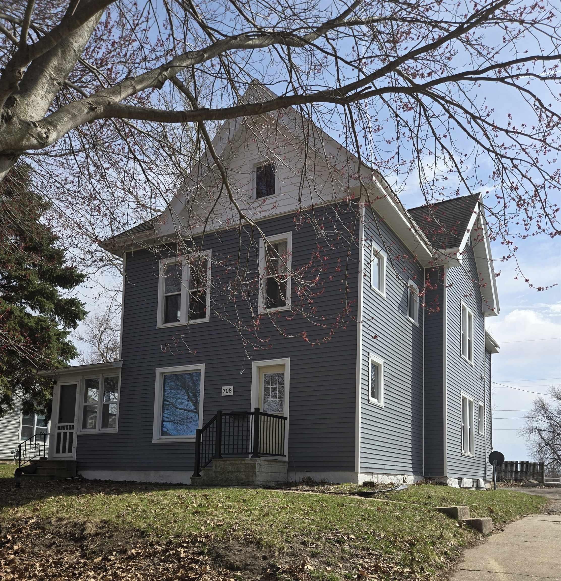 708 Park Street — photo