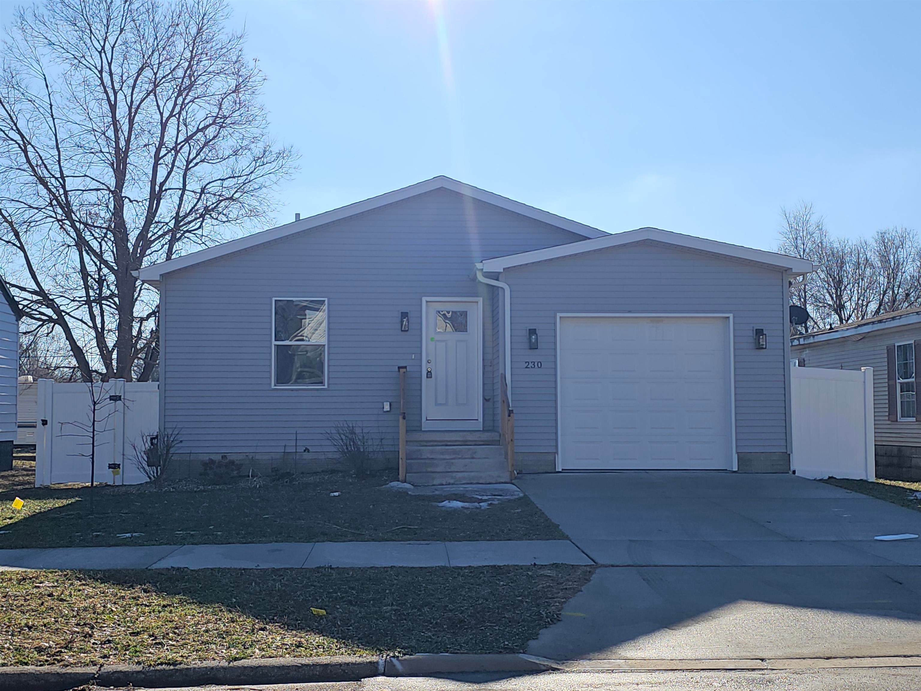 230 Gable Street — photo