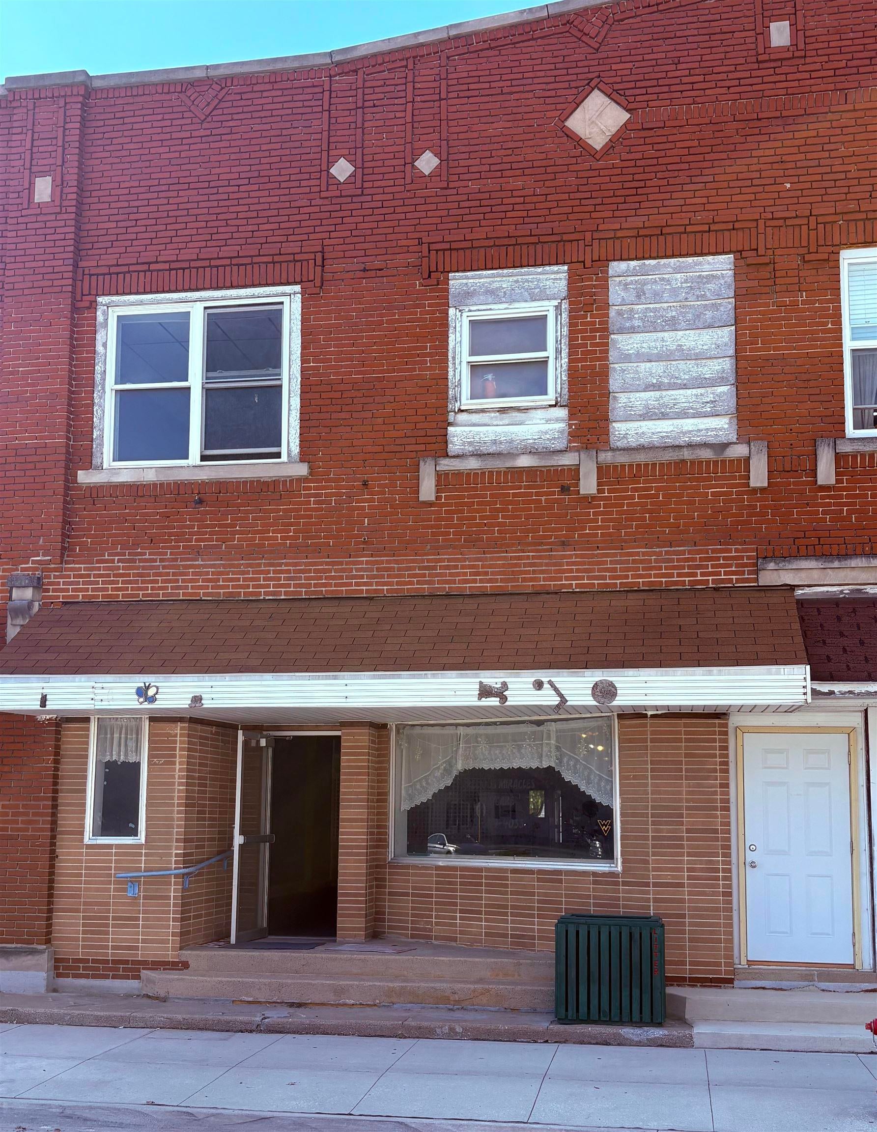 221 Main St Street — photo