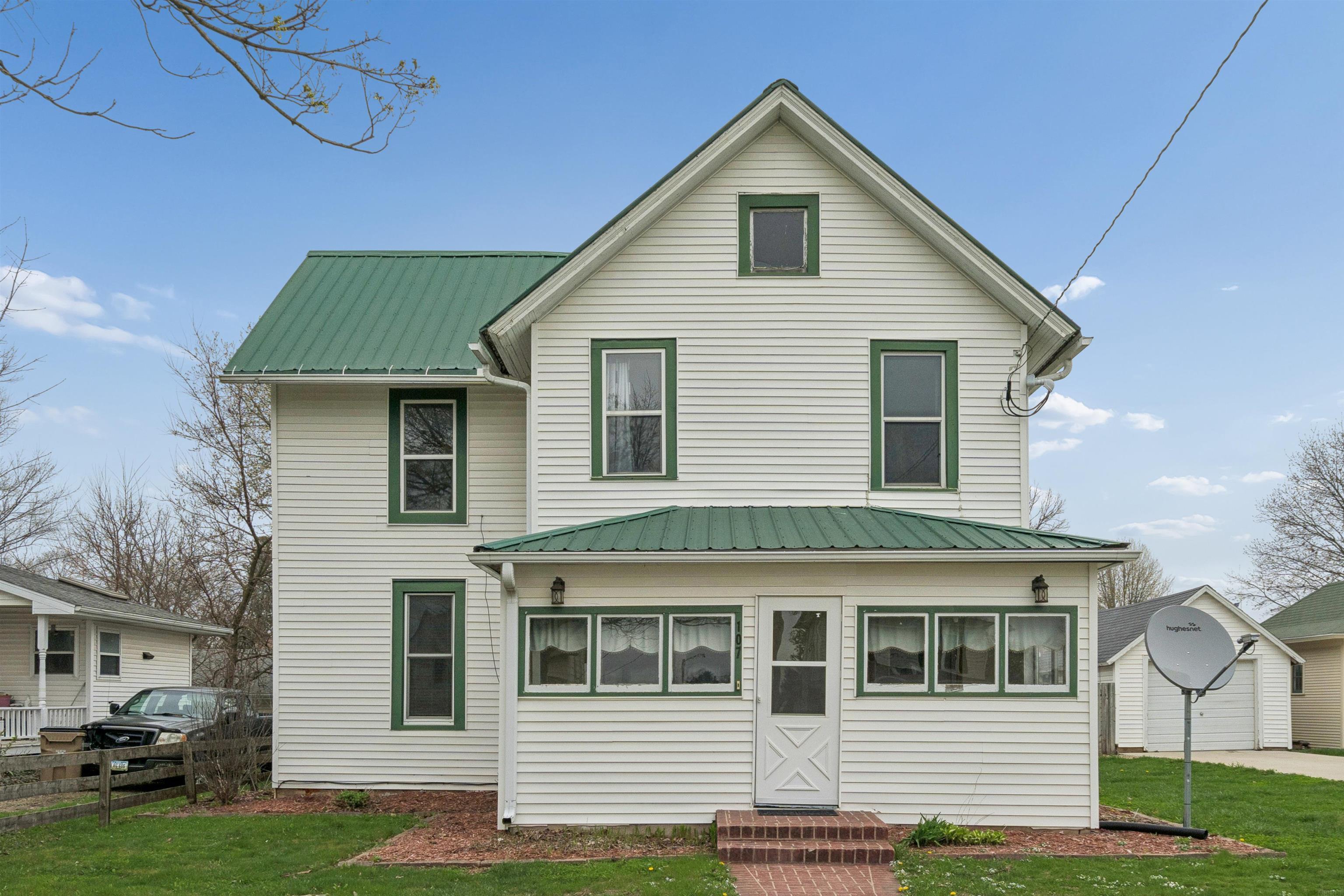 107 W Elm Street — photo