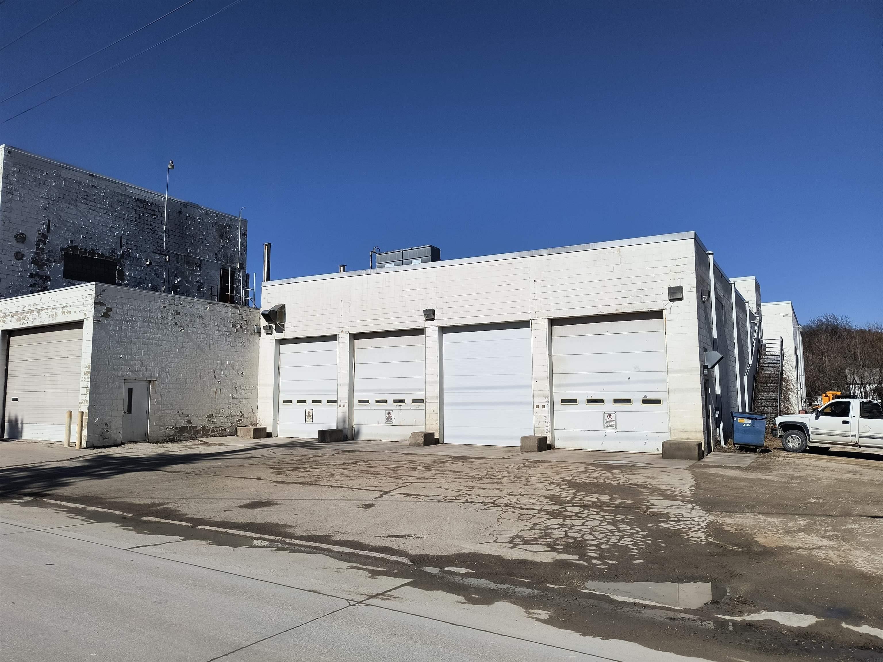 806 E Water Street — photo