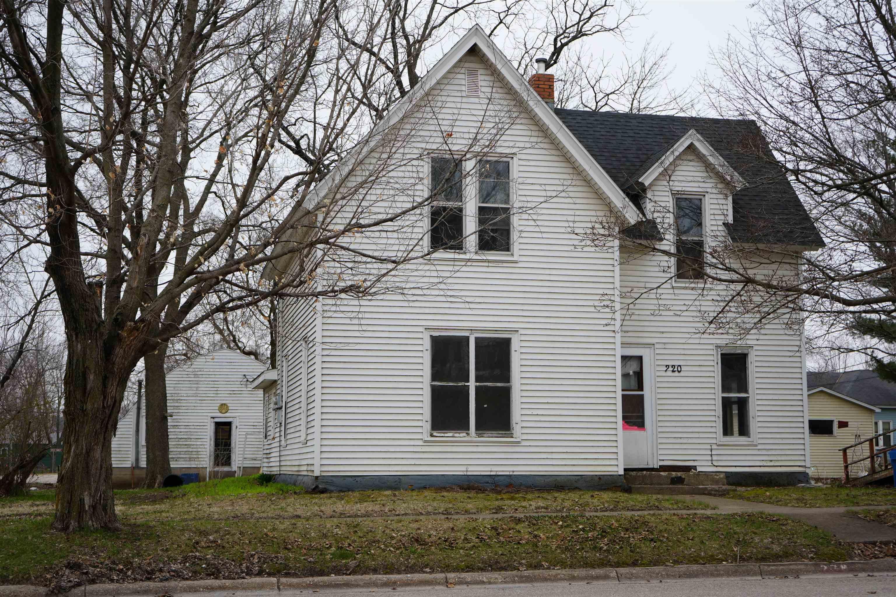 220 W. Traer St. — photo