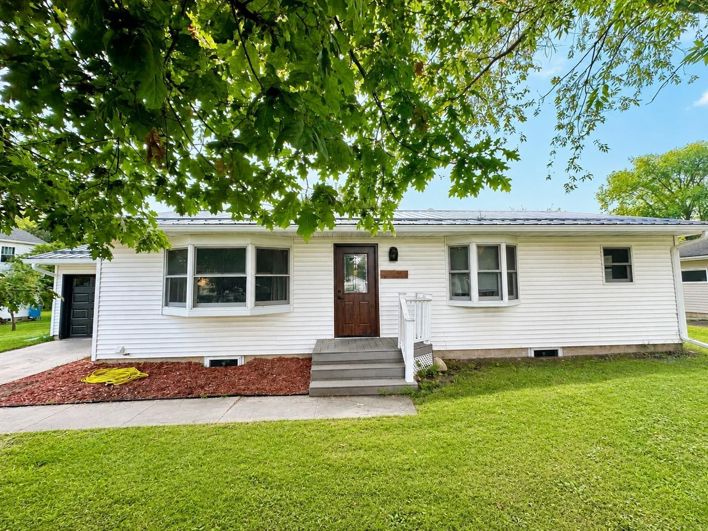 1416 Hillcrest Drive — photo