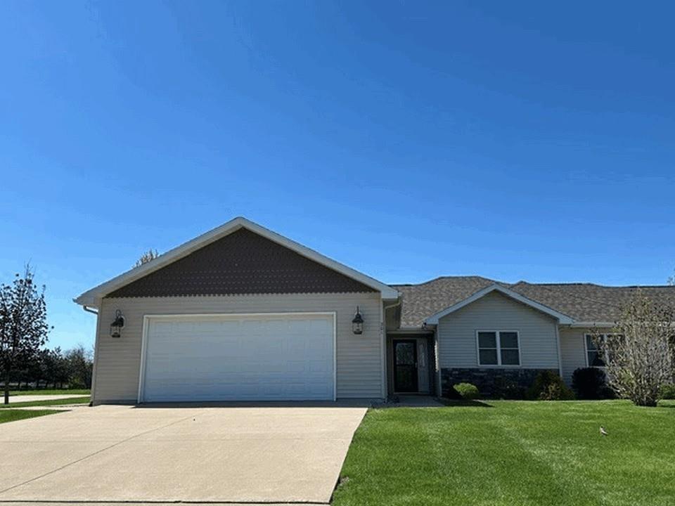 301 Meadow Lane — photo