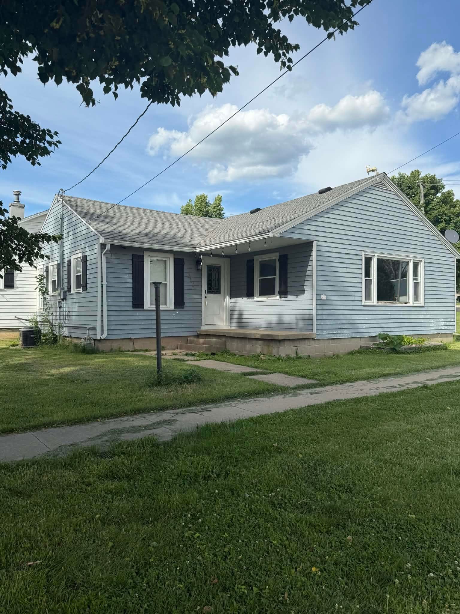 313 W Spring Street — photo