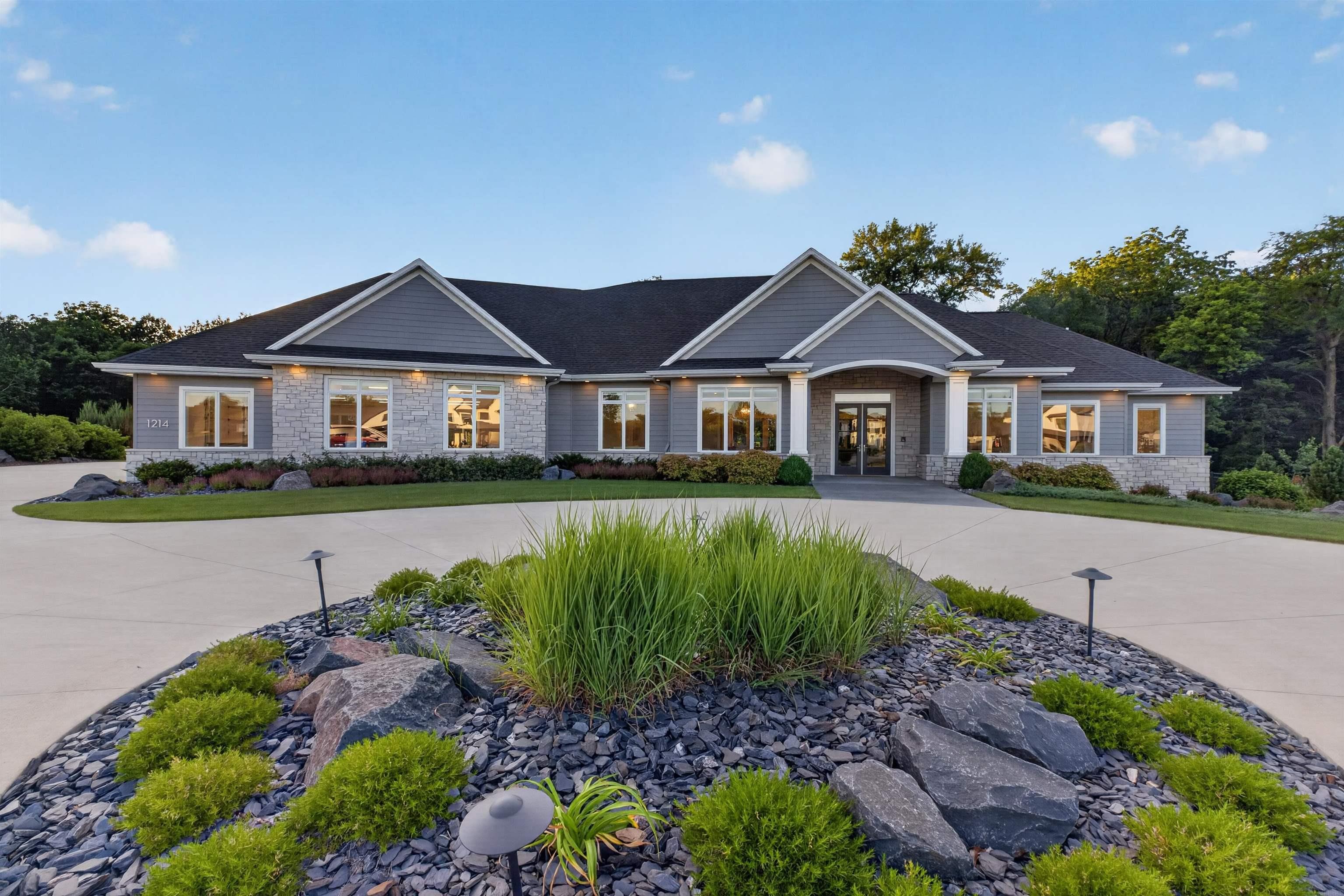 1214 Lakeshore Drive — photo