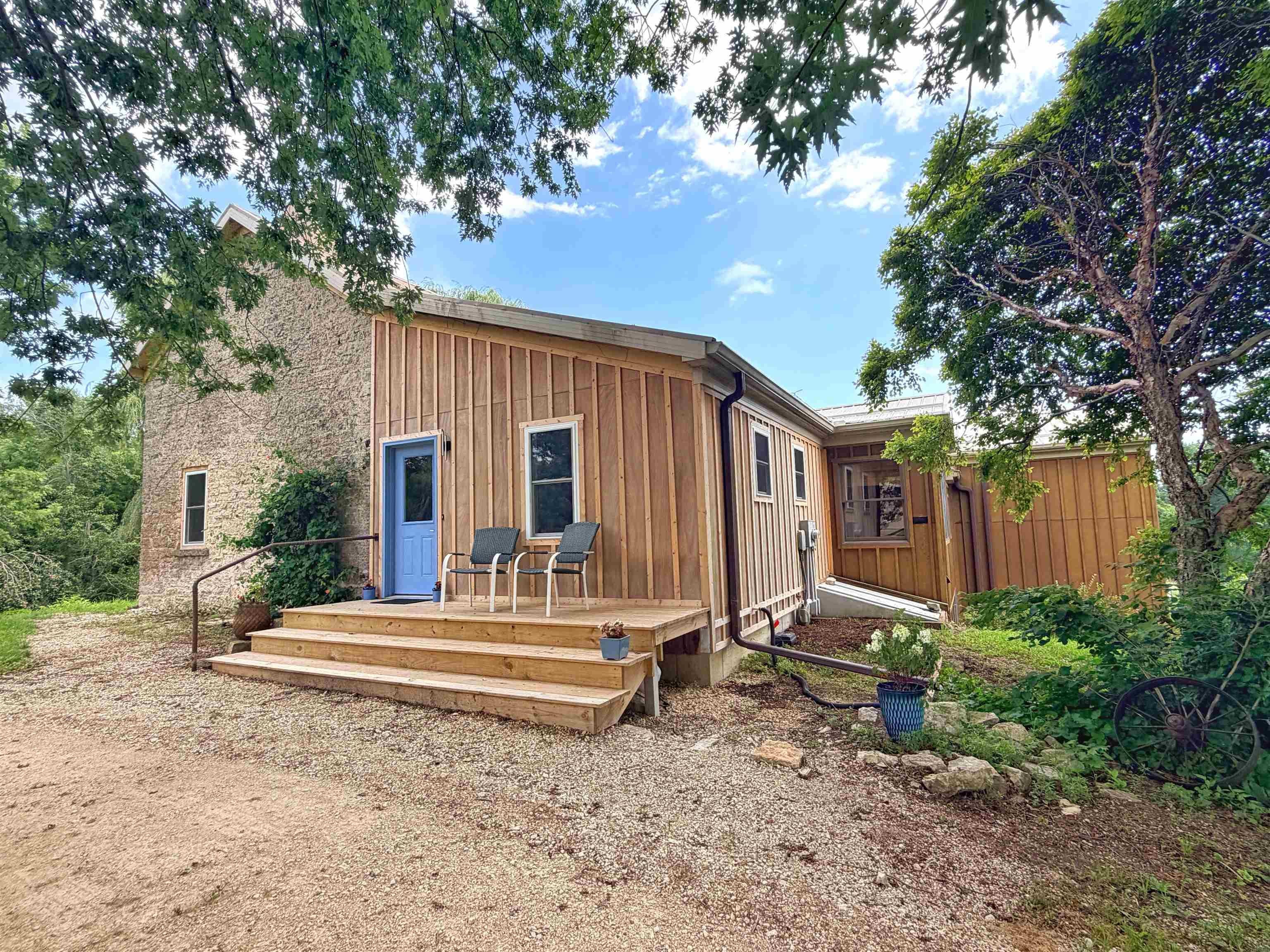 30000 Evergreen Road — photo
