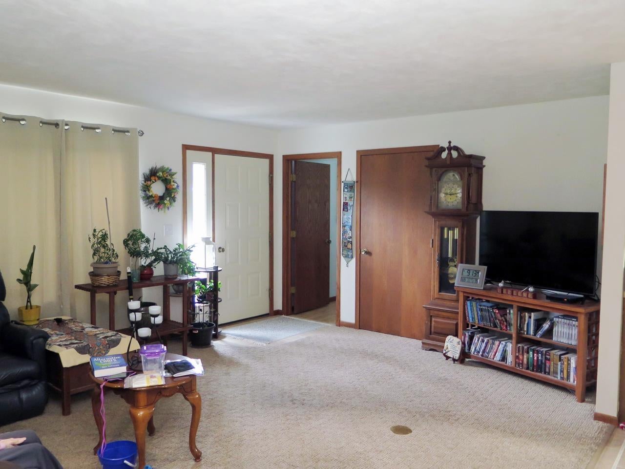 1006 Ridgewood Drive, Decorah, IA 52101 — photo 2