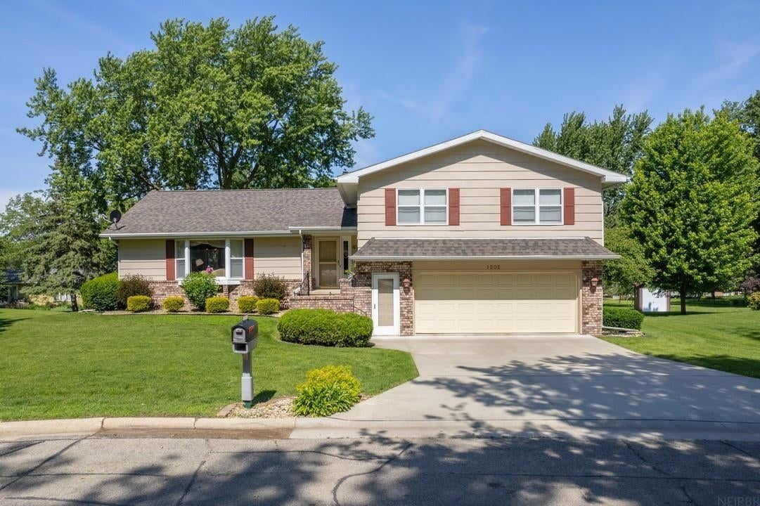 1202 Ellis Drive — photo