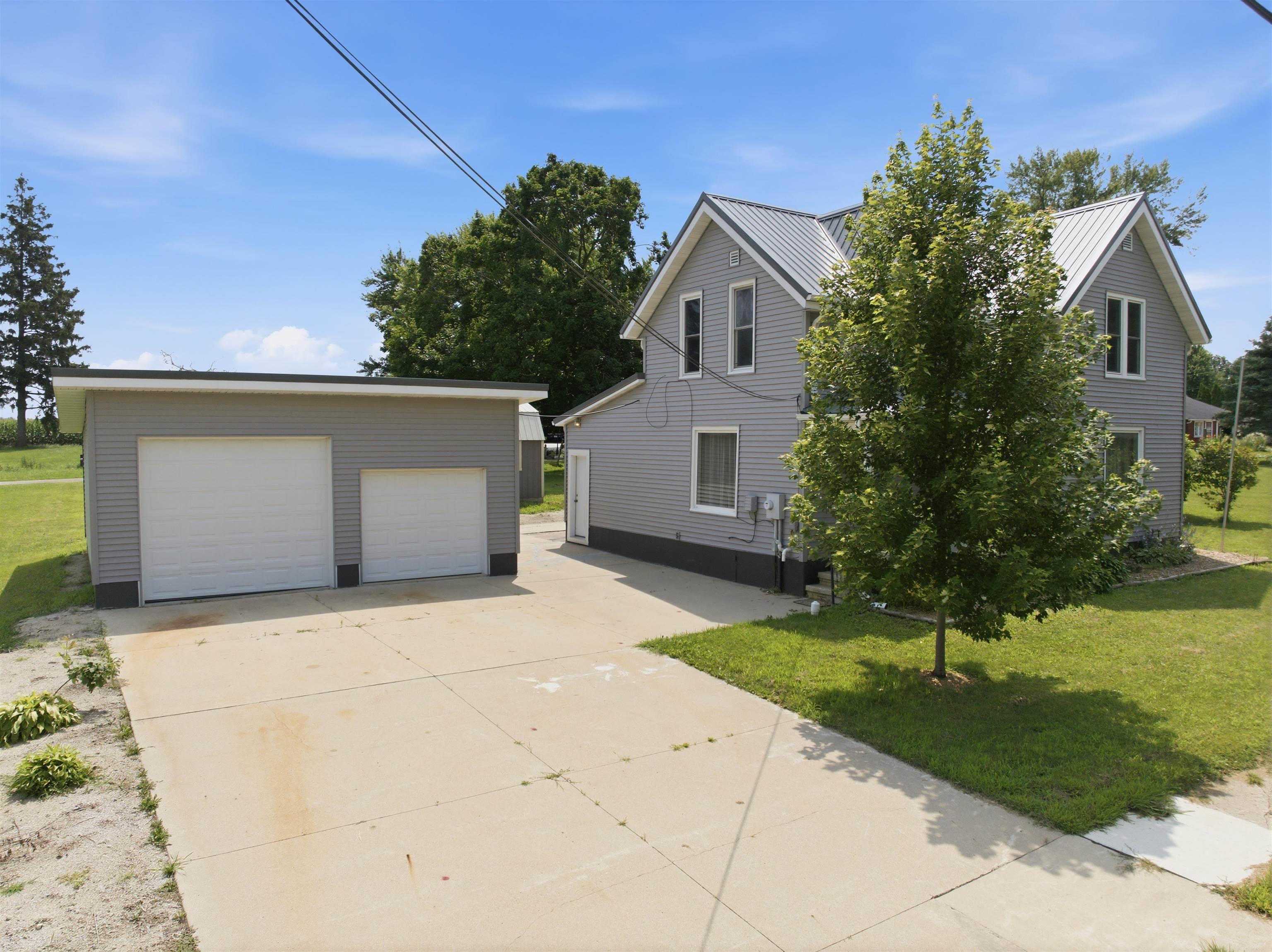 613 Wapsie Street — photo