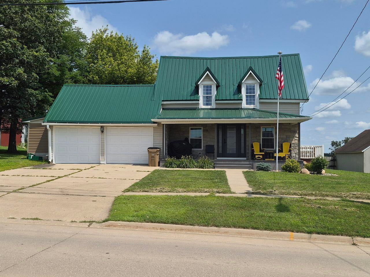 516 Commercial Street — photo