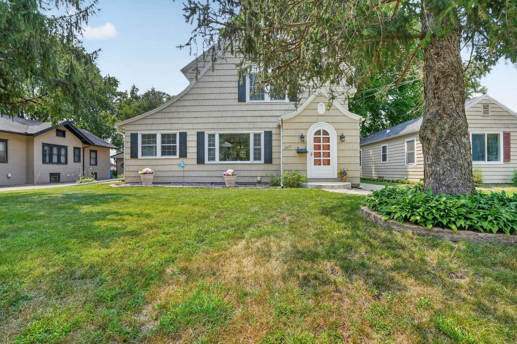 1015 Steely Street — photo