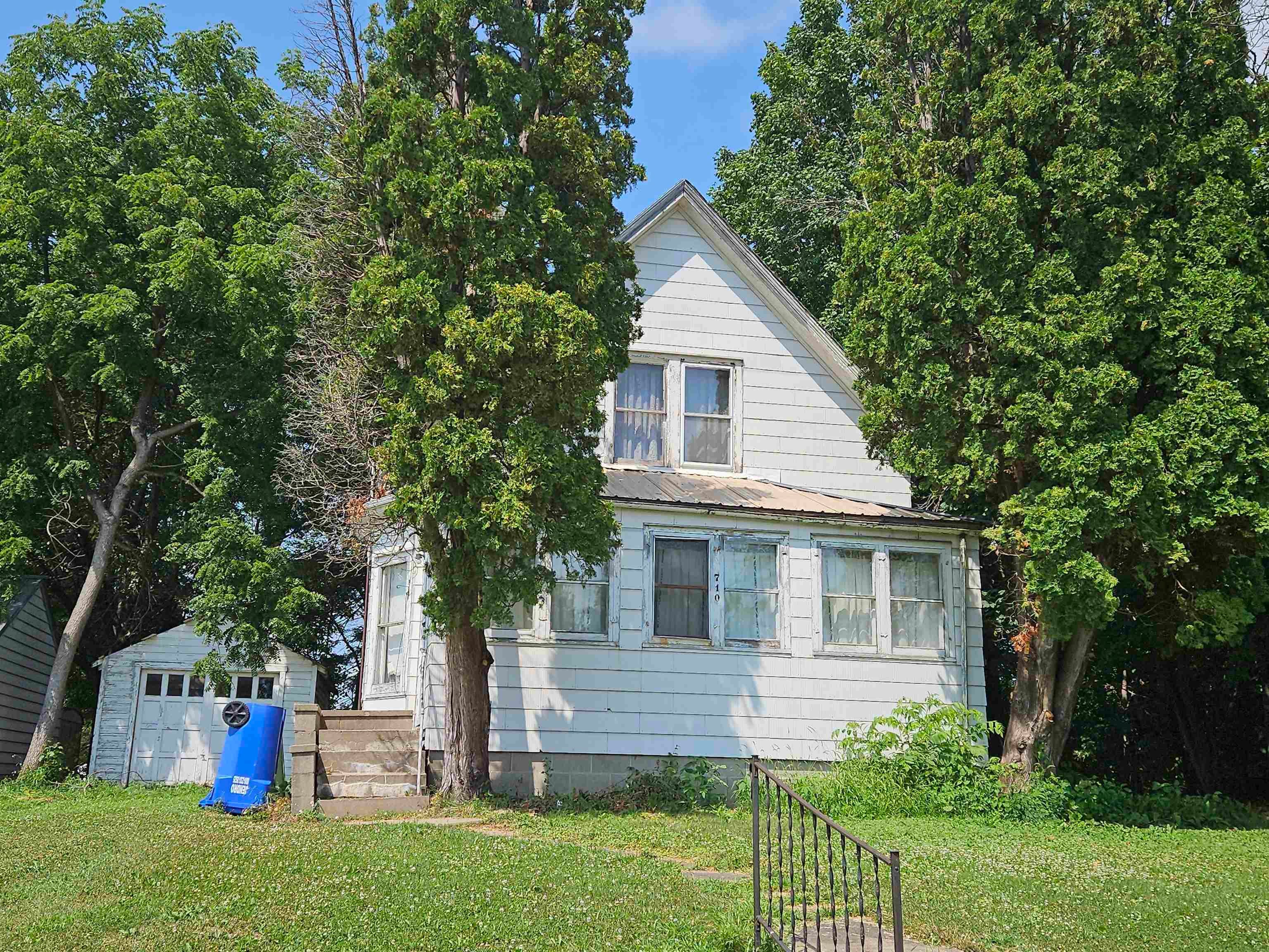 710 St. Lawrence Street — photo