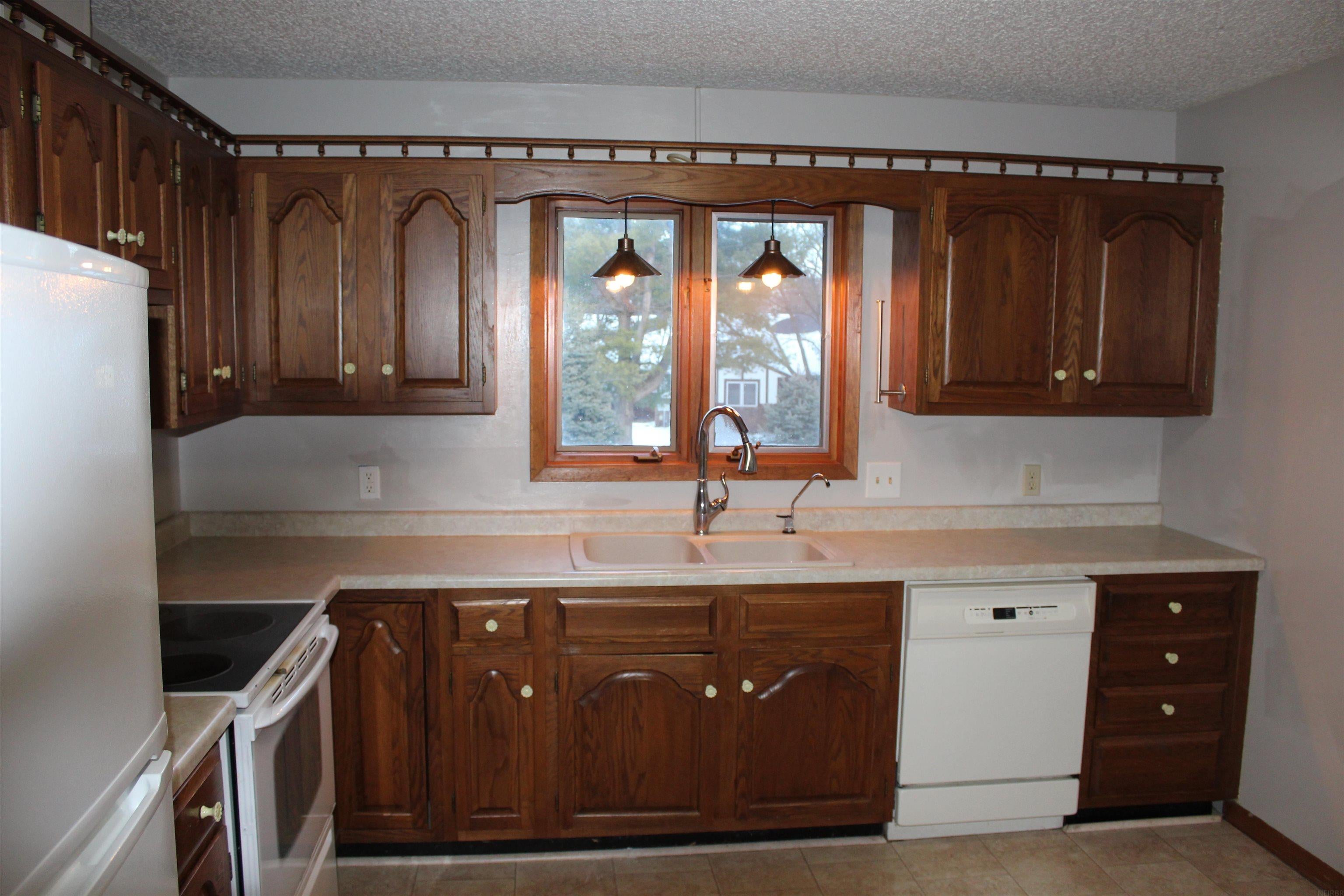 3454 Georgetown Drive, Waterloo, IA 50701 — photo 2