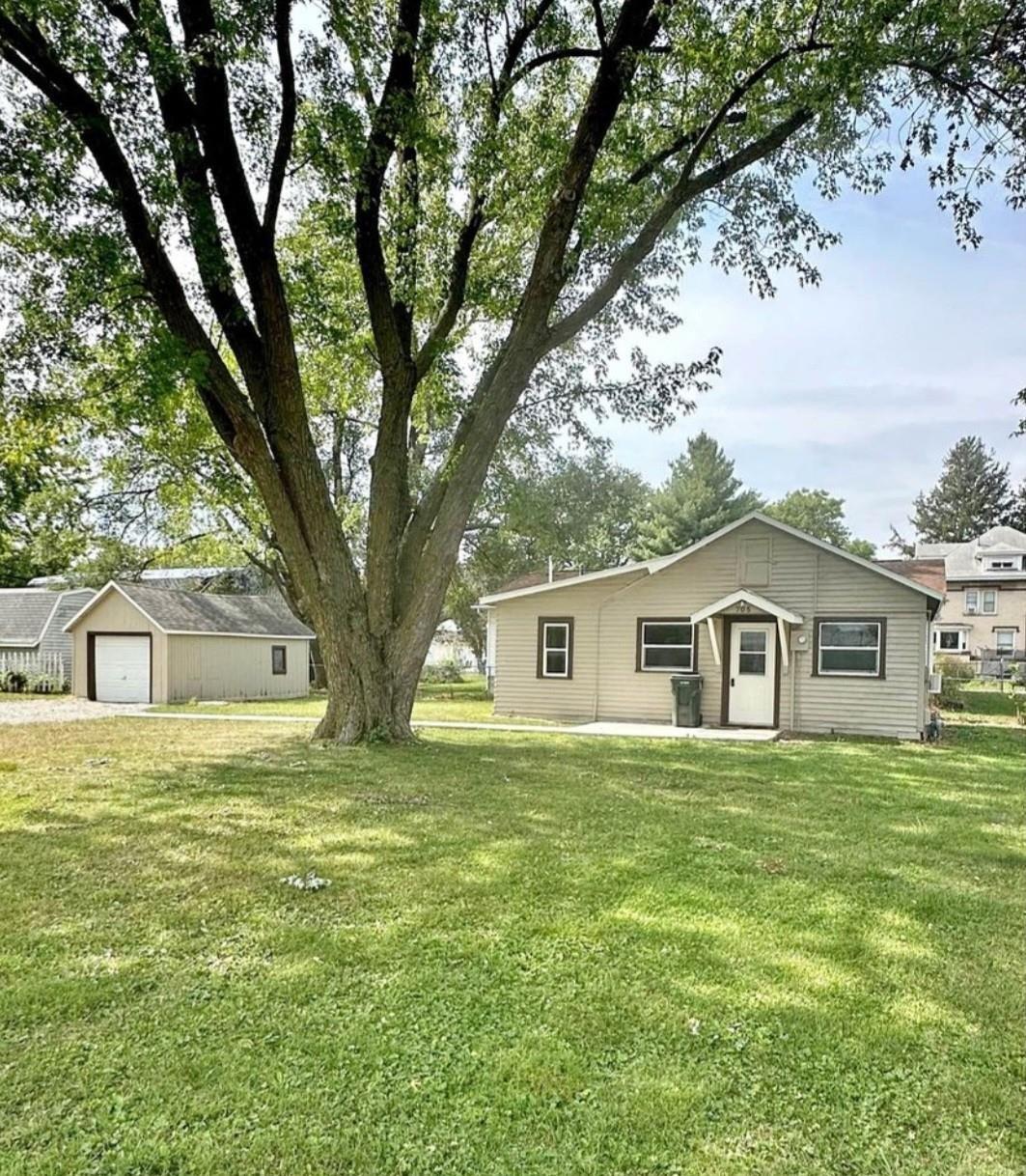 705 Pine Street — photo