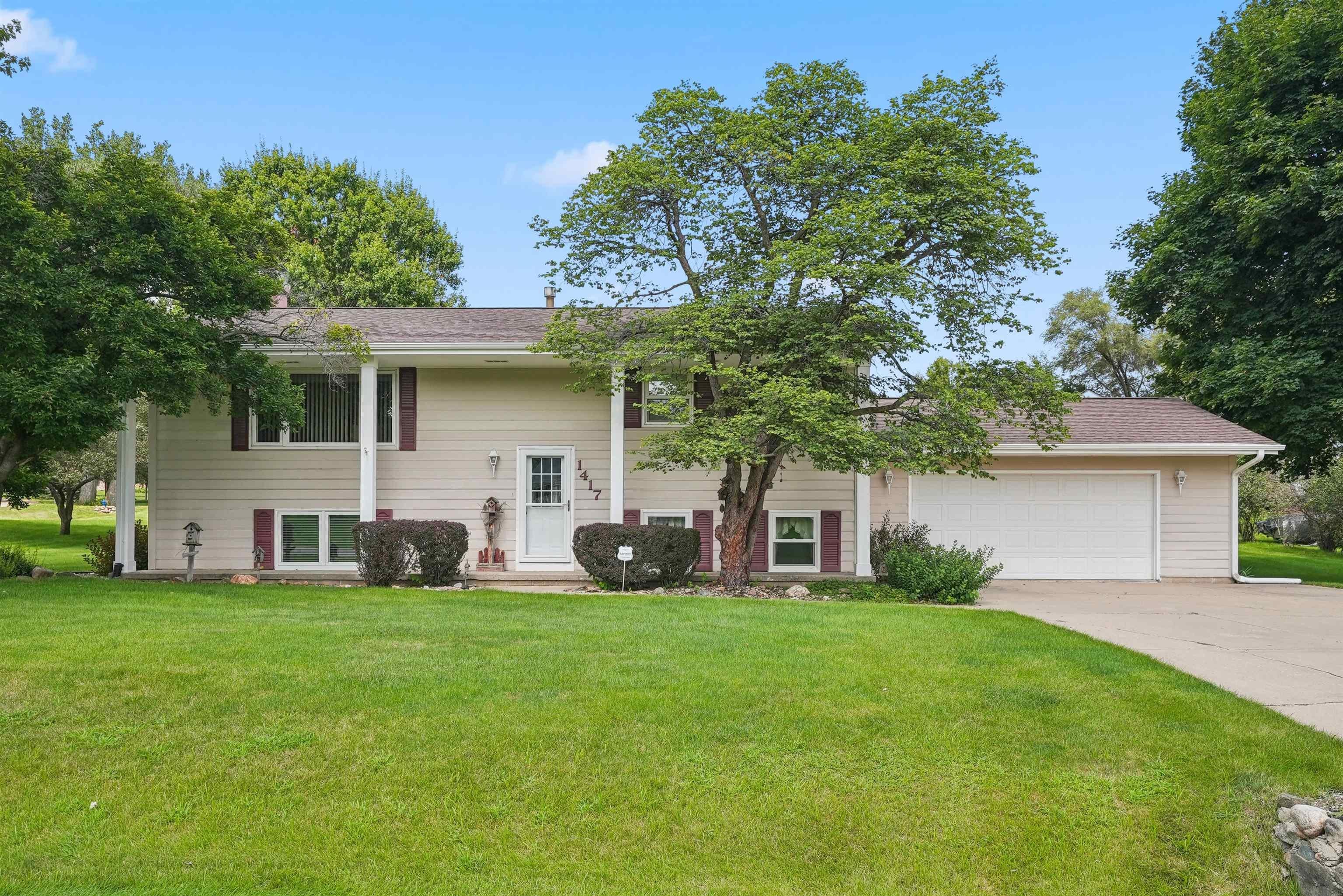 1417 Angus Drive — photo