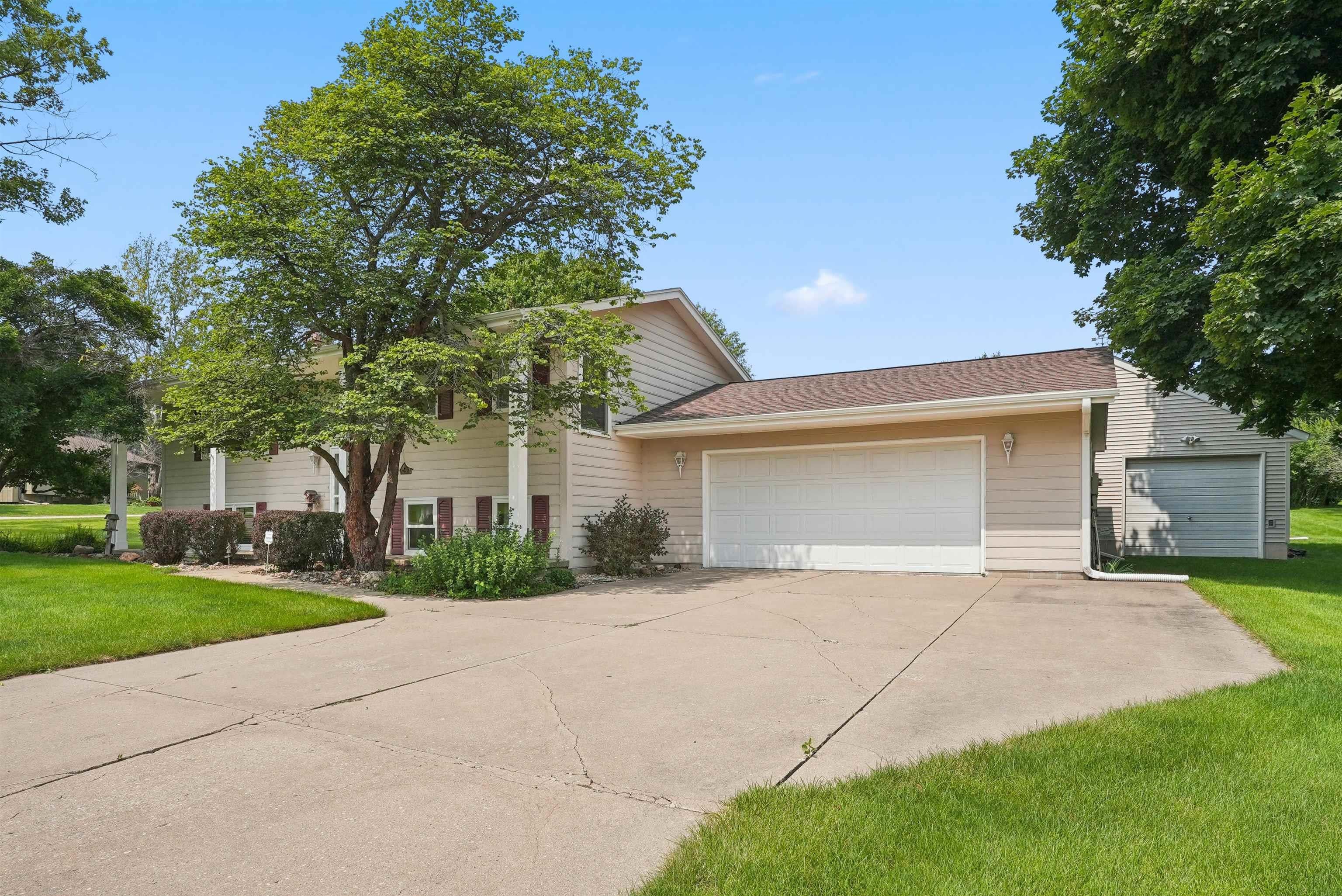 1417 Angus Drive, Waterloo, IA 50701 — photo 2