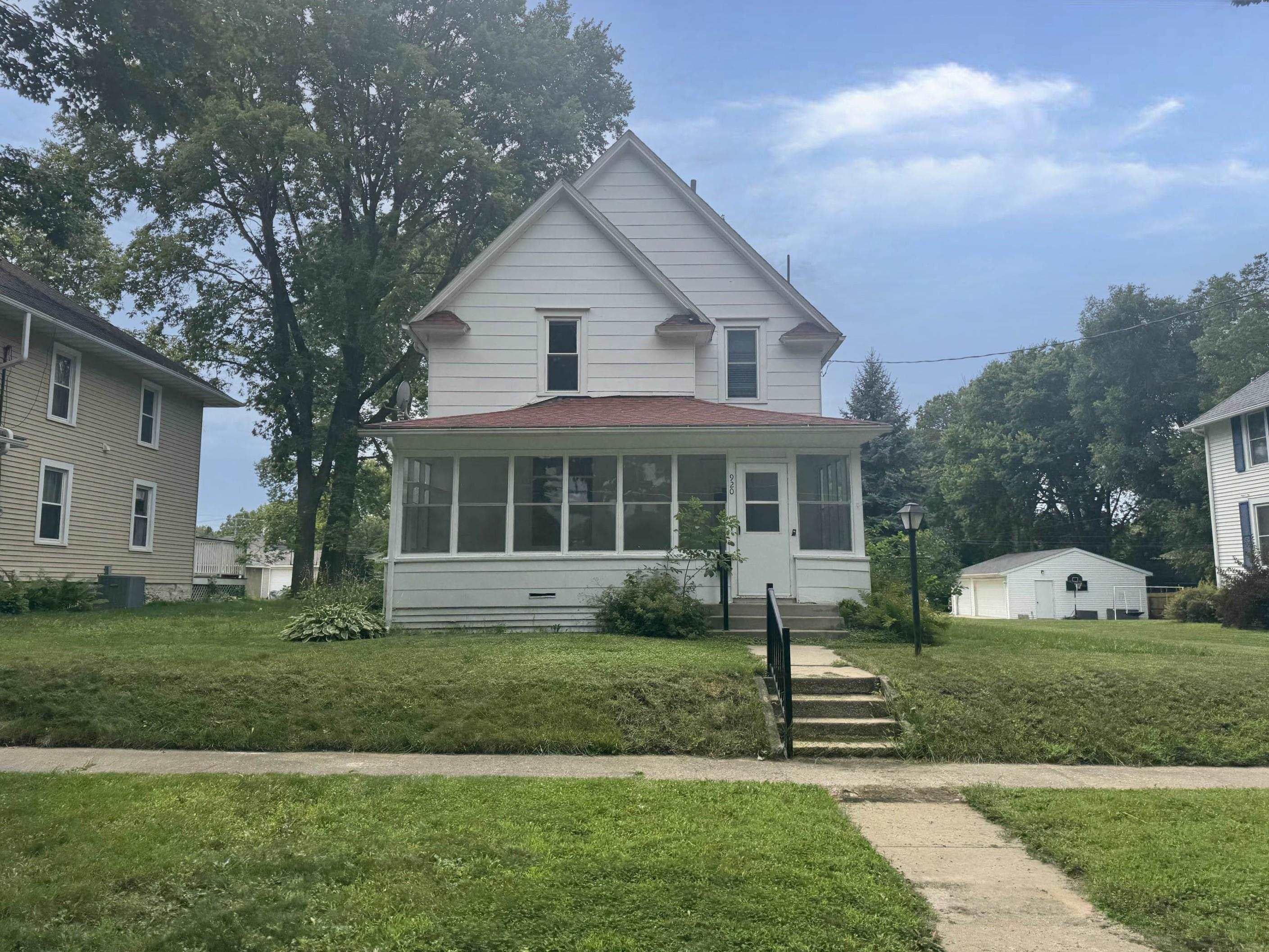 920 N Adams Avenue — photo