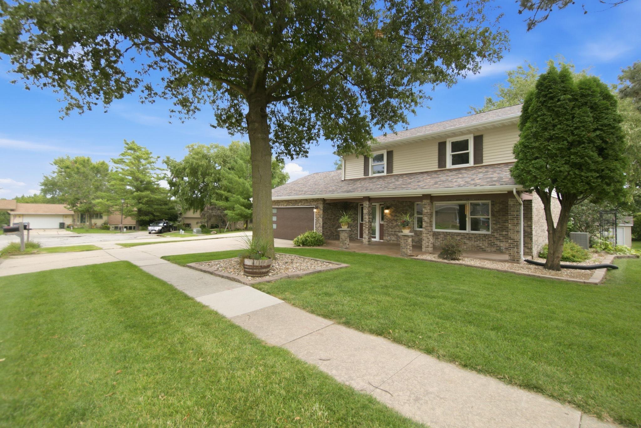 1417 Oakcrest Drive — photo