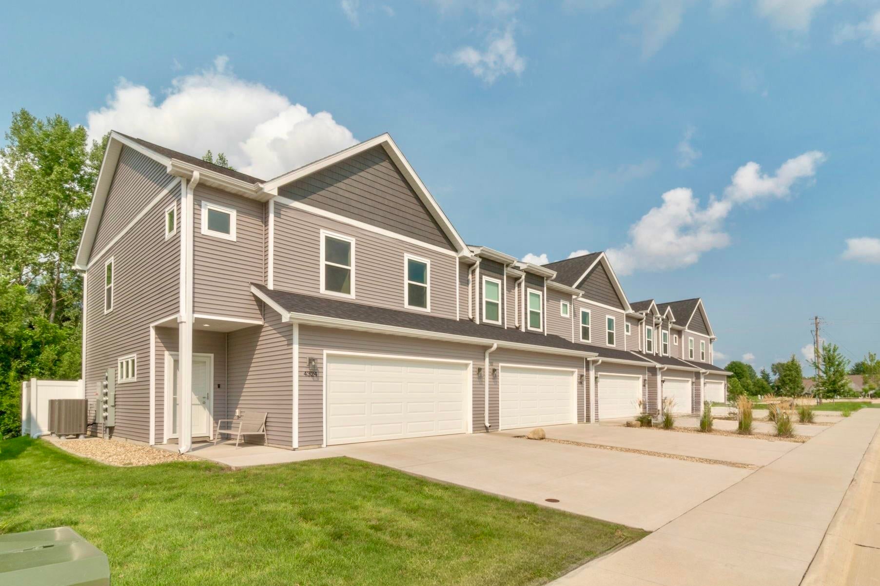 4324 Spruce Creek Drive — photo