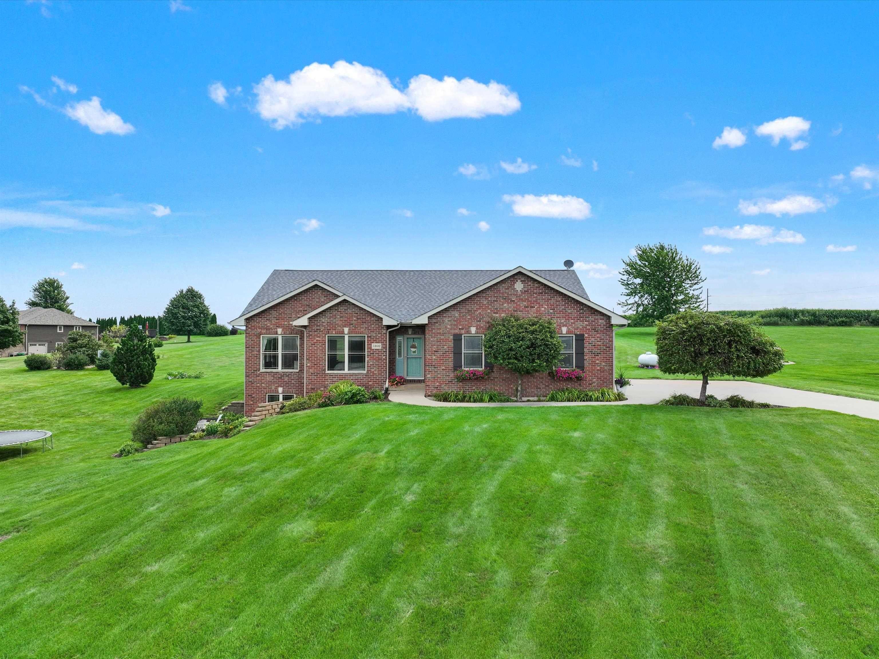 7460 Prairie View Lane — photo