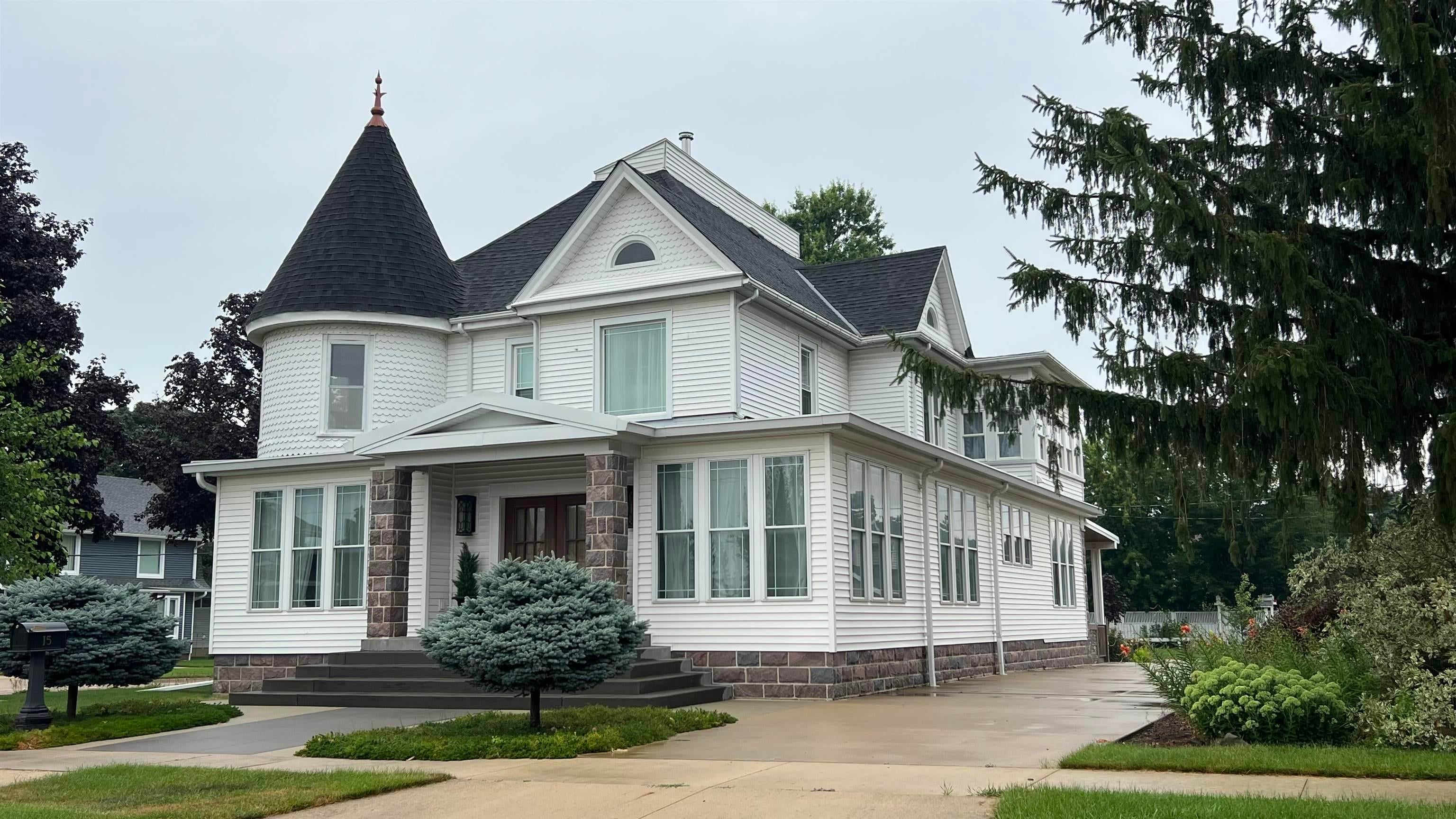 15 W Hale Street — photo