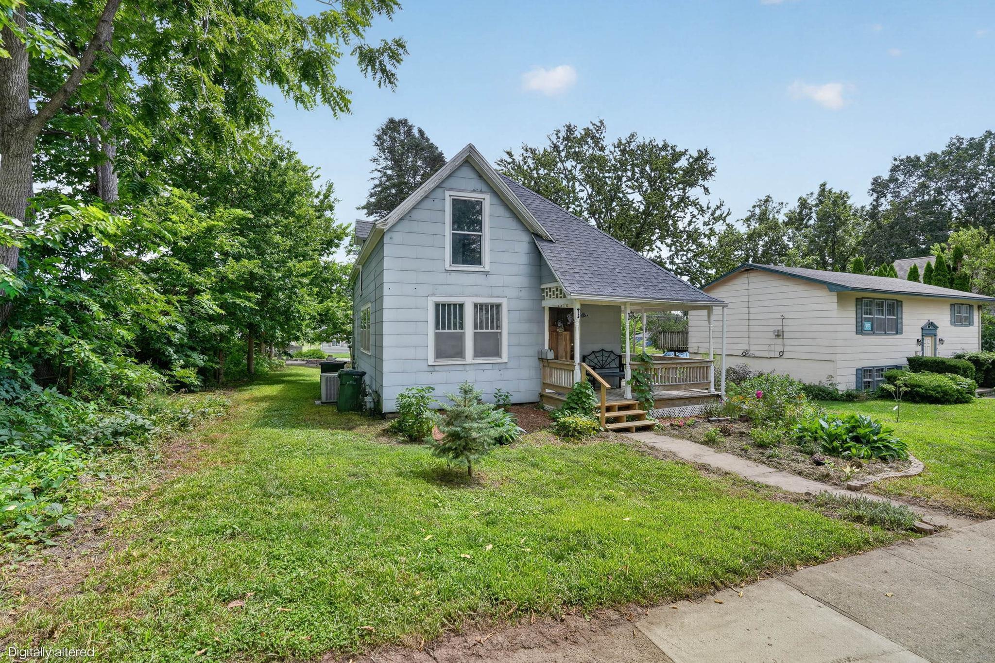 1310 Iowa Street — photo