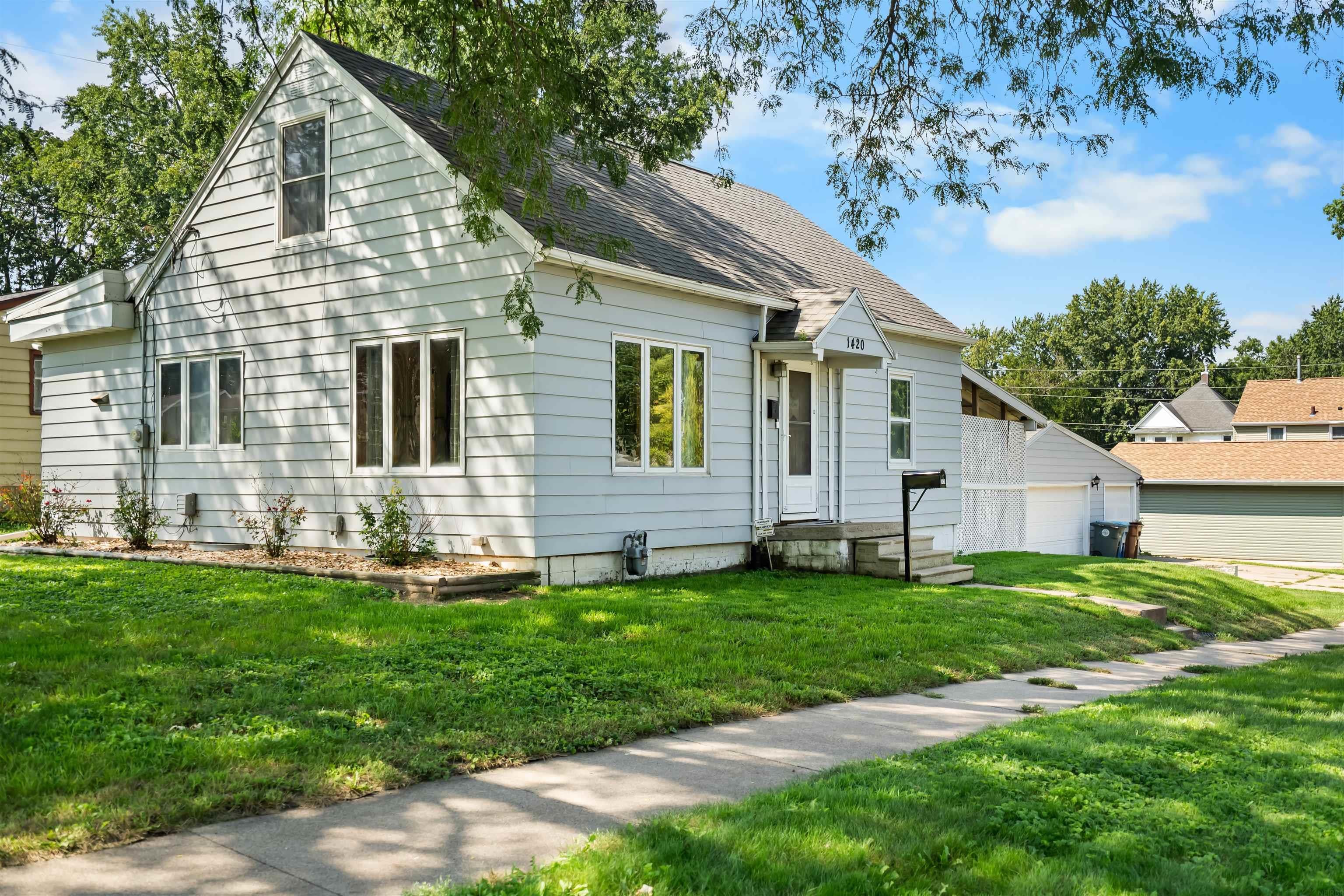 1420 E Mitchell Avenue, Waterloo, IA 50702 — photo 2
