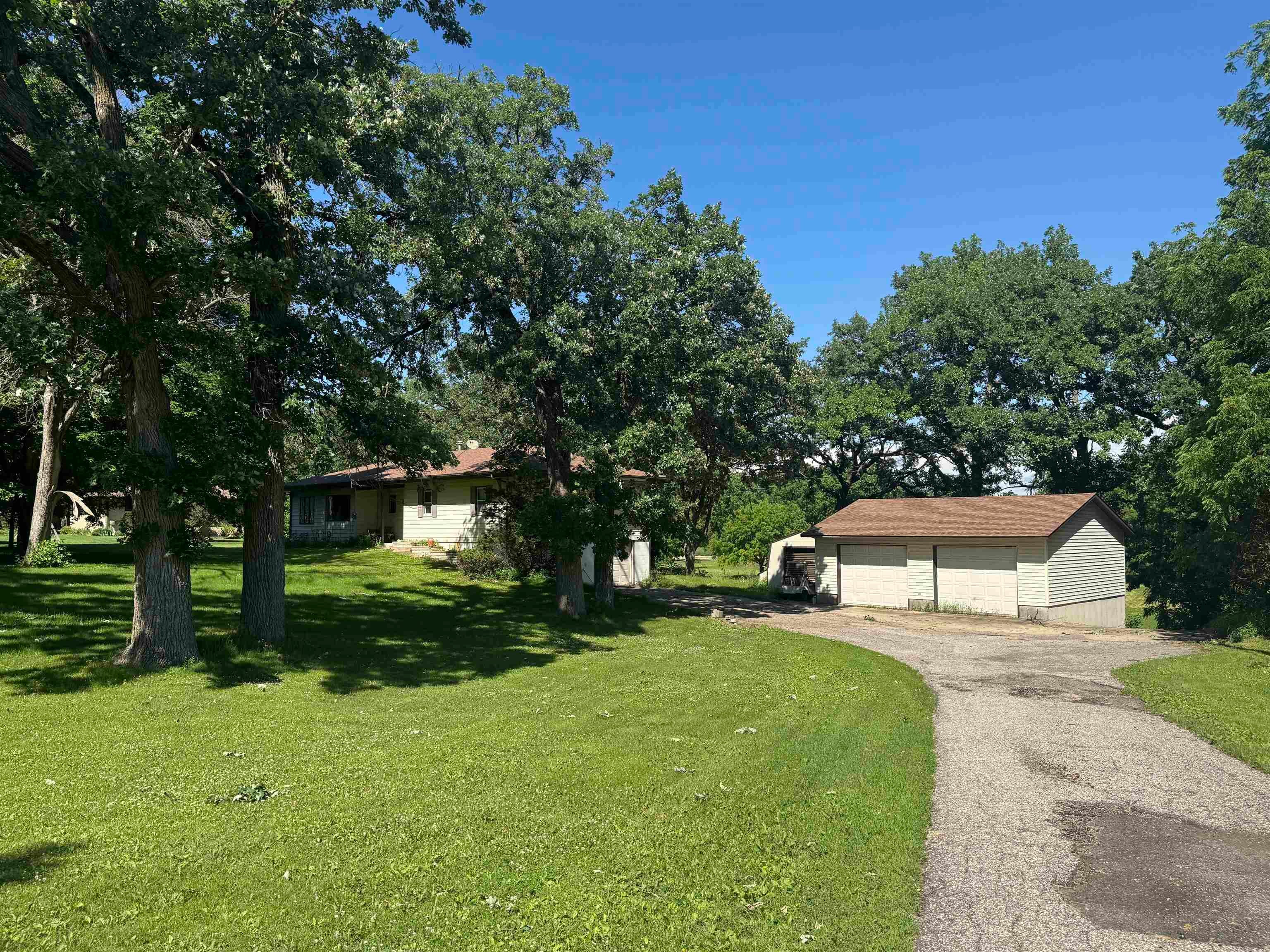 1826 Cedar View Road — photo