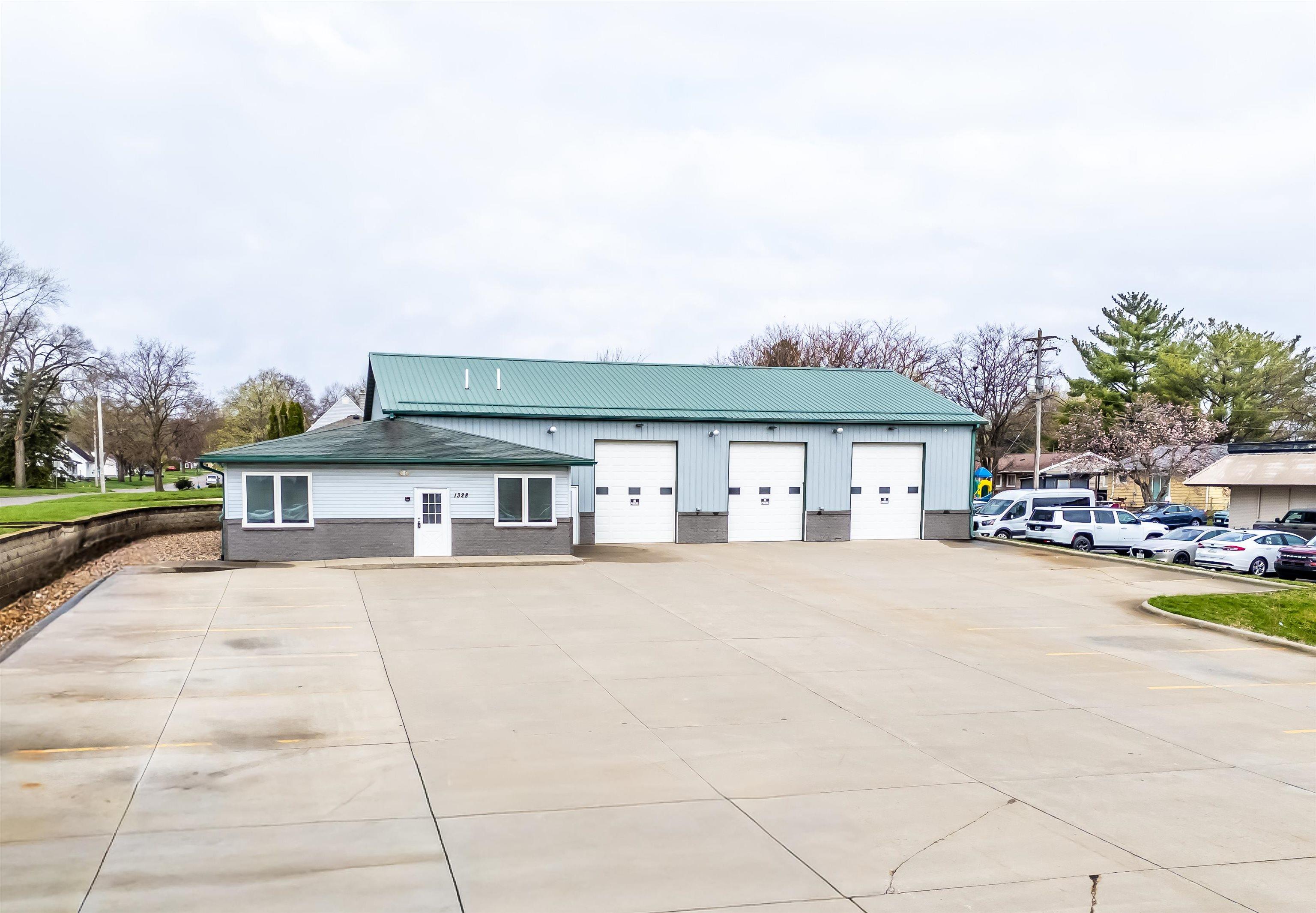1328 La Porte Road — photo