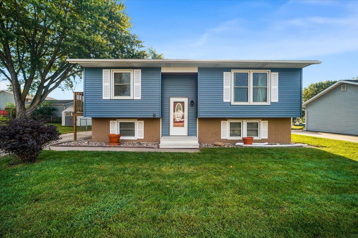 1019 Fleur Dr — photo