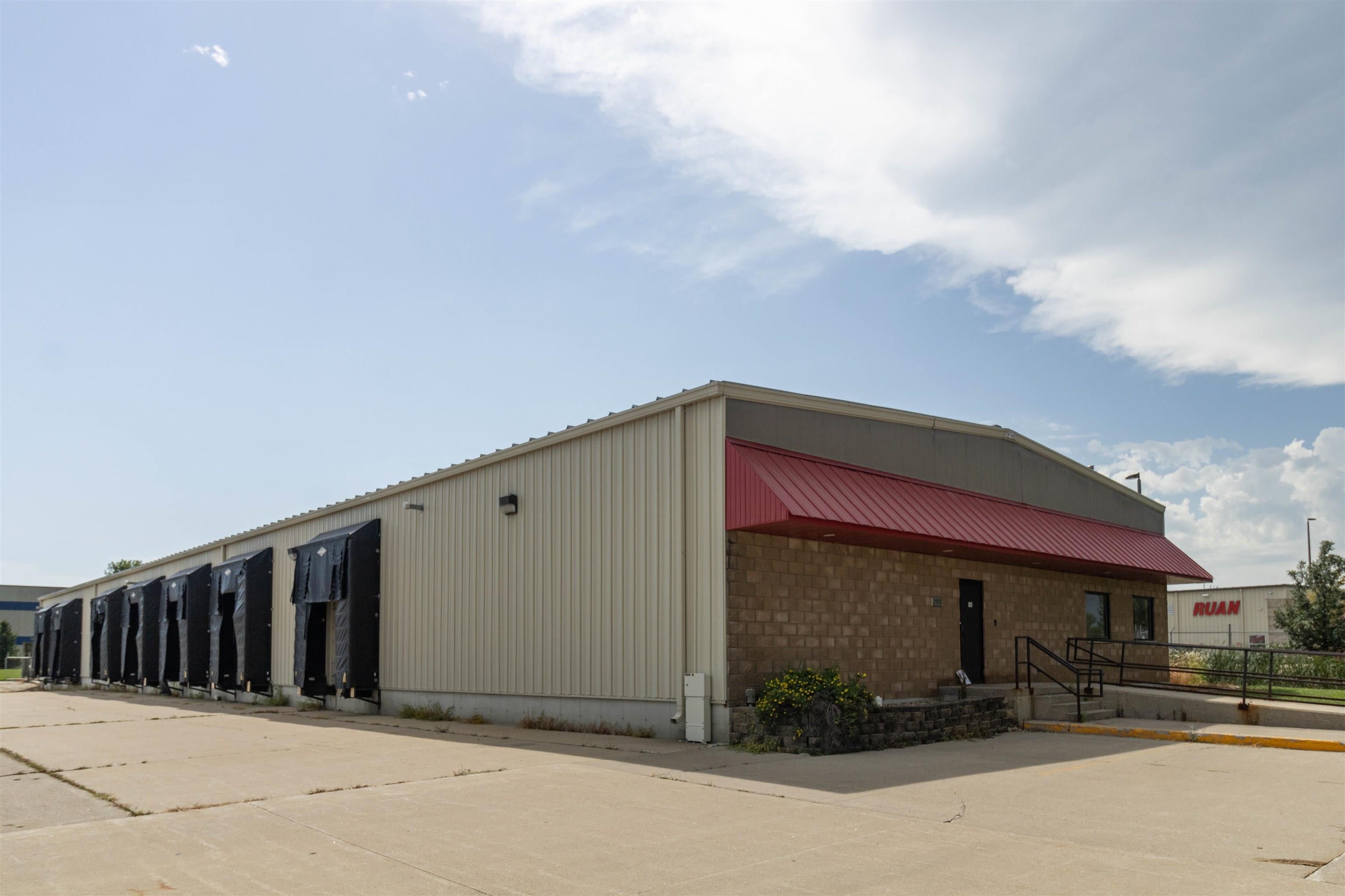 2916 Venture Way — photo