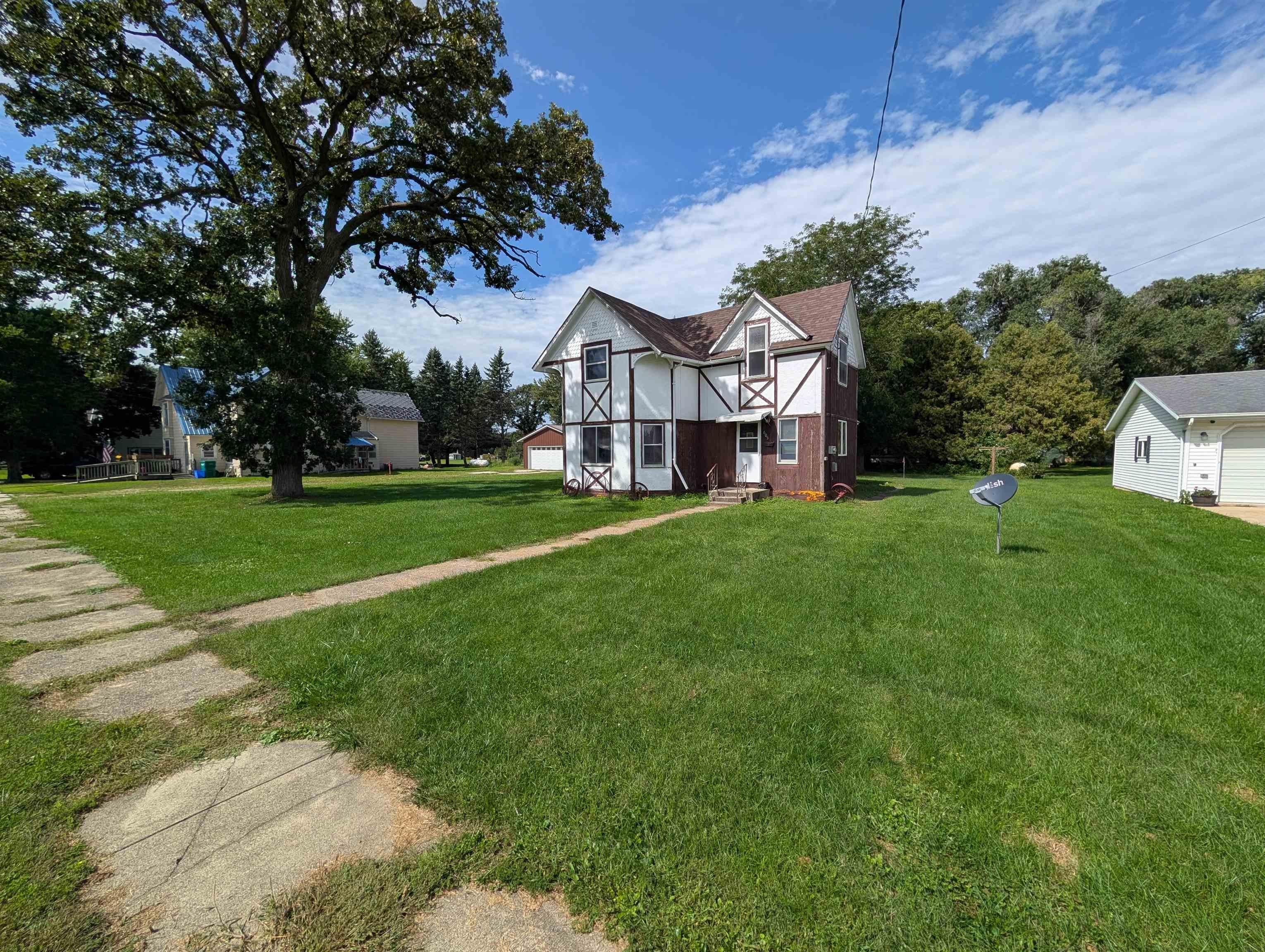 605 Elm Street — photo