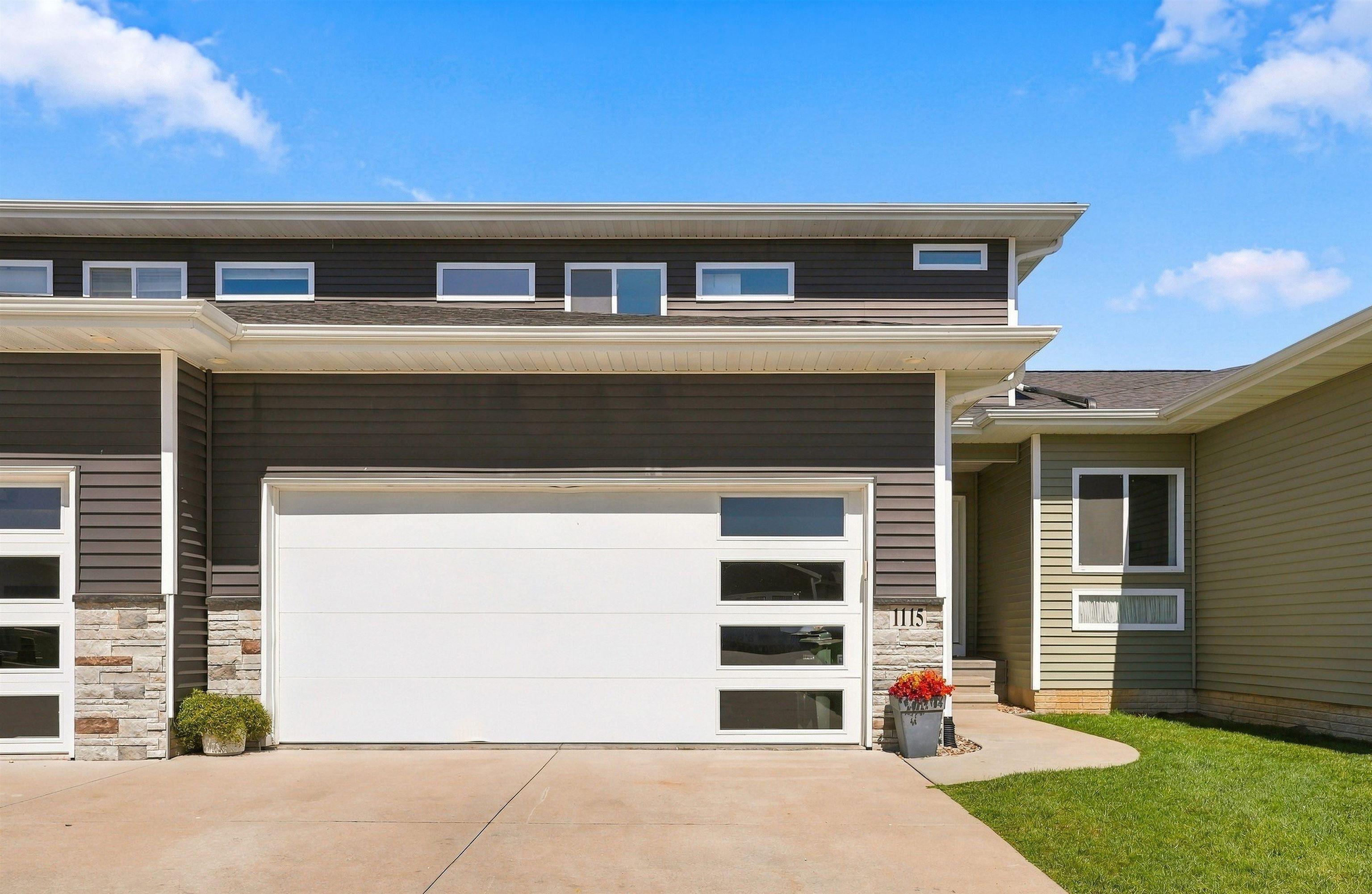 1115 Loren Drive — photo